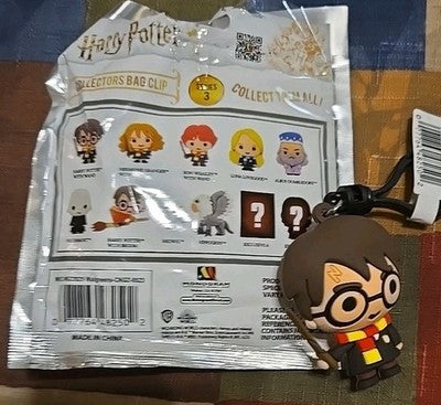 Harry Potter NEW * Harry Potter With Wand Clip * Blind Bag Series 3  Monogram