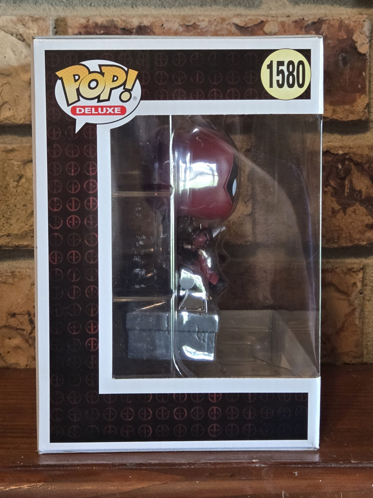 Funko Pop! Deluxe: Deadpool - Deadpool on Bridge (Marvel) 