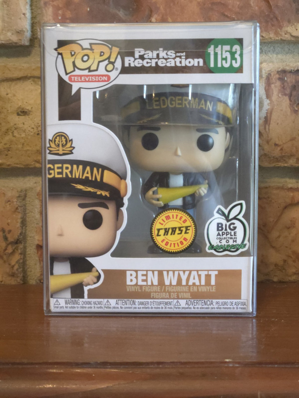 Funko Pop! Parks and Recreation Ben Wyatt #1153 CHASE Big Apple Exclusive